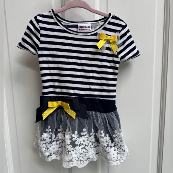 Blueberi Boulevard 4T Girls Navy & White Striped Short Sleeve Blouse Yellow Bows - Picture 1 of 7